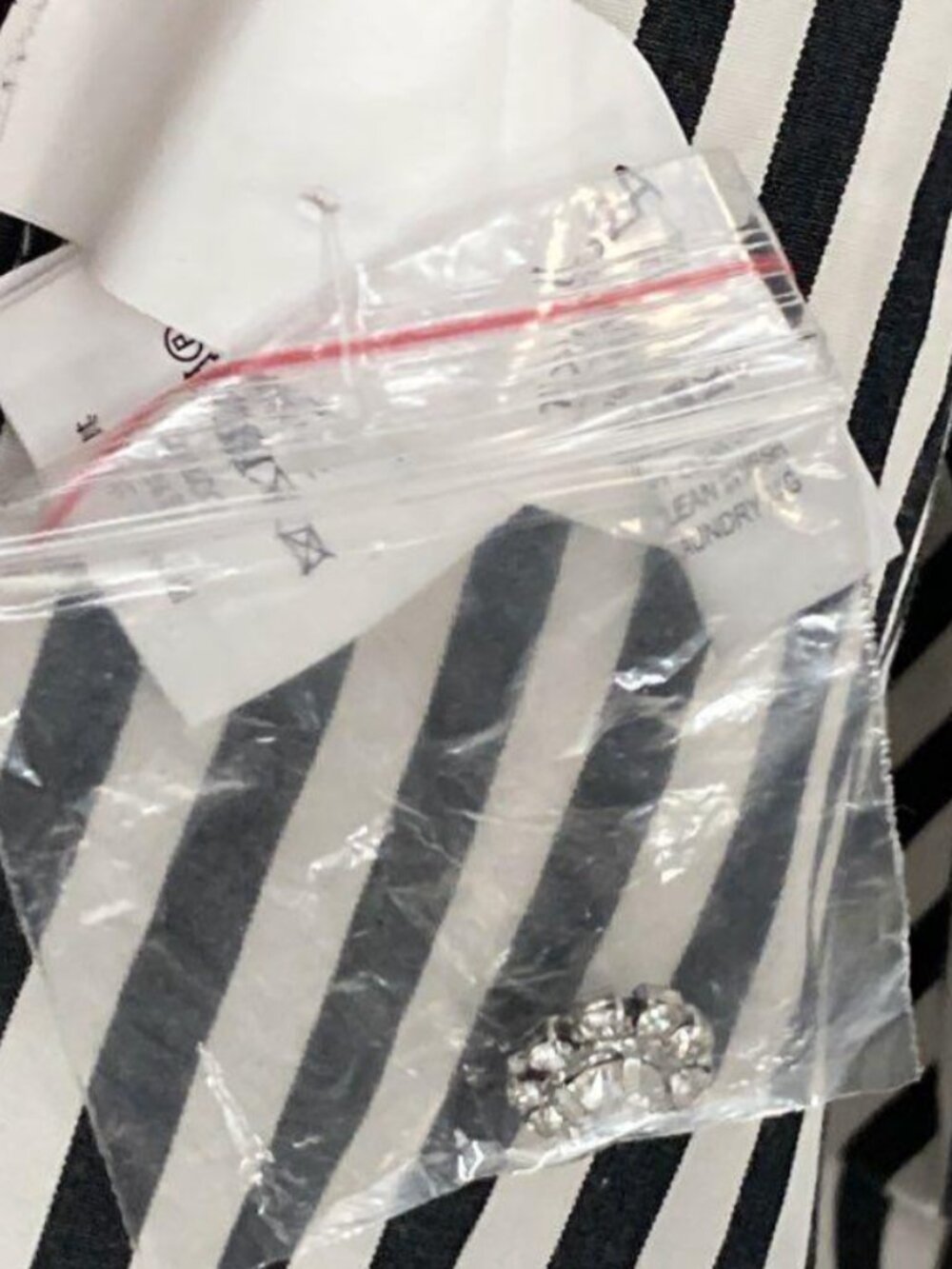 ✨ Kate Spade Acrobat Stripe Embellished Rhinestone Collar Button Down Shirt L ✨ - Picture 7 of 8